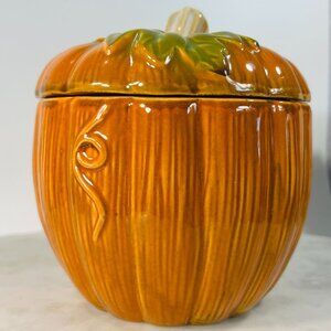 Vtg Ceramic Pumpkin Shaped Canister Cookie  Jar Sealing Lid 1.5 Pints Farmhouse